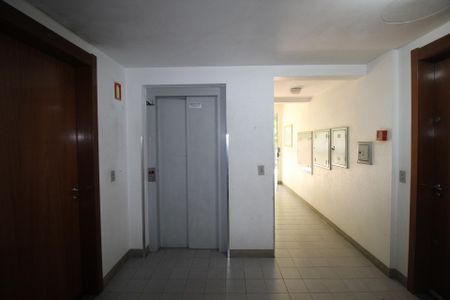 Apartamento à venda com 58m², 2 quartos e sem vagaCorredor