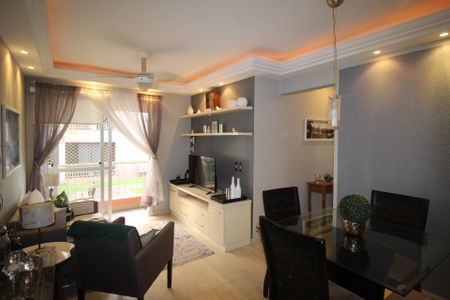 Sala de apartamento à venda com 2 quartos, 58m² em Jardim Carvalho, Porto Alegre
