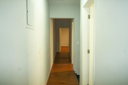 Casa à venda com 137m², 3 quartos e 2 vagas Casa à venda com 137m², 3 quartos e 2 vagasCorredor