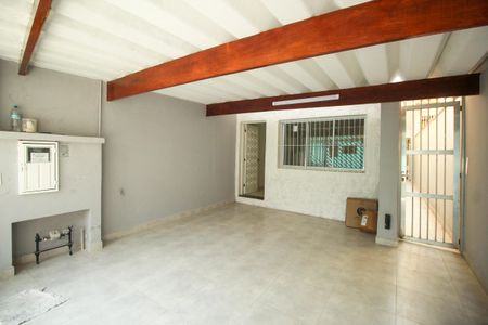 Casa à venda com 137m², 3 quartos e 2 vagas Casa à venda com 137m², 3 quartos e 2 vagasGaragem