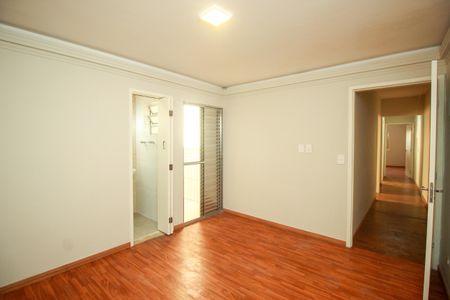 Casa à venda com 137m², 3 quartos e 2 vagas Casa à venda com 137m², 3 quartos e 2 vagasSuíte