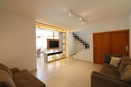 Sala  de casa à venda com 3 quartos, 275m² em Jardim Orlandina, São Bernardo do Campo
