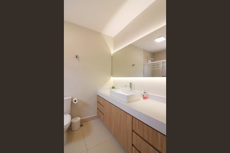 Casa à venda com 275m², 3 quartos e 7 vagasQuarto 3 - Suíte Banheiro 