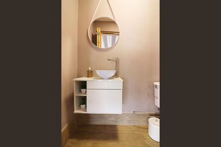 Casa à venda com 275m², 3 quartos e 7 vagasLavabo 