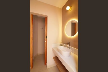 Casa à venda com 275m², 3 quartos e 7 vagasLavabo 2