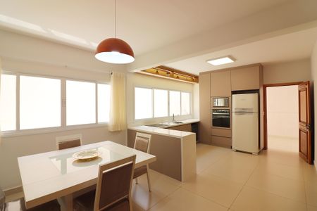 Casa à venda com 275m², 3 quartos e 7 vagasCopa e Cozinha 