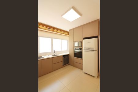 Casa à venda com 275m², 3 quartos e 7 vagasCopa e Cozinha 