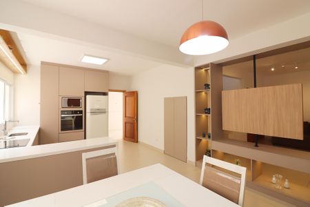 Casa à venda com 275m², 3 quartos e 7 vagasCopa e Cozinha 