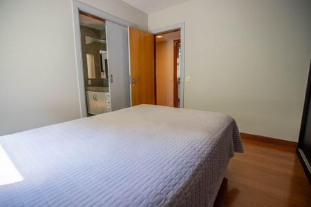 Apartamento à venda com 186m², 4 quartos e 3 vagas Apartamento à venda com 186m², 4 quartos e 3 vagasQuarto semi Suíte 3