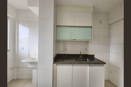 Apartamento à venda com 66m², 2 quartos e 2 vagas Apartamento à venda com 66m², 2 quartos e 2 vagasCozinha e área de serviço
