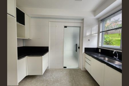 Apartamento à venda com 74m², 2 quartos e 2 vagasCozinha 