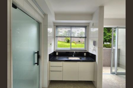 Apartamento à venda com 74m², 2 quartos e 2 vagasCozinha 