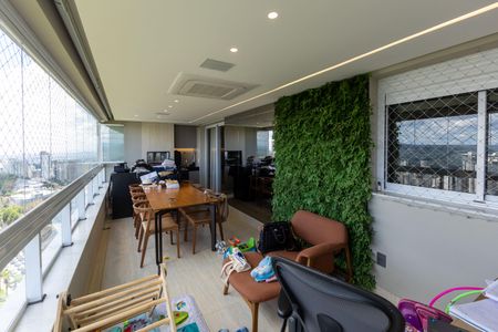 Apartamento à venda com 112m², 3 quartos e 2 vagasVaranda da Sala