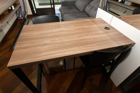 Studio para alugar com 42m², 1 quarto e 1 vaga Studio para alugar com 42m², 1 quarto e 1 vagaVaranda - Mesa e Cadeiras