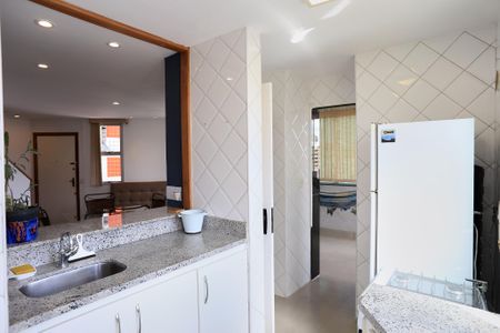 Apartamento à venda com 94m², 2 quartos e 2 vagasCozinha e Área de Serviço