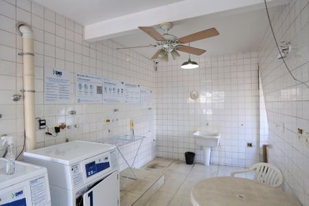 Apartamento à venda com 94m², 2 quartos e 2 vagasLavanderia