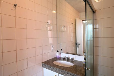 Apartamento à venda com 94m², 2 quartos e 2 vagasBanheiro da Suíte 1
