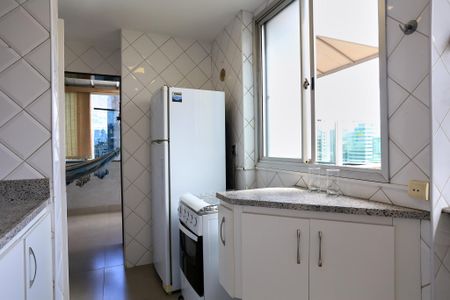 Apartamento à venda com 94m², 2 quartos e 2 vagasCozinha e Área de Serviço