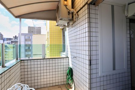 Apartamento à venda com 94m², 2 quartos e 2 vagasVaranda