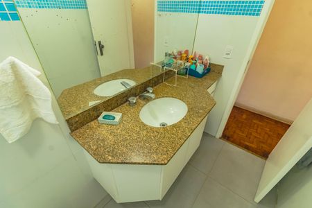 Casa à venda com 134m², 3 quartos e 2 vagas