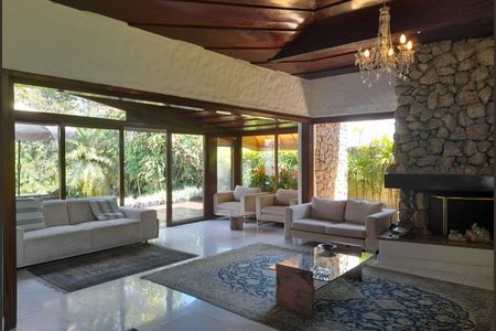 Casa para alugar com 3 quartos, 498m² em Jardim Leonor, São Paulo