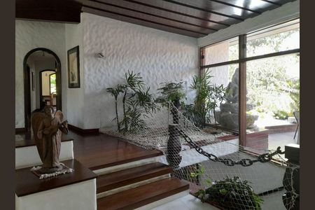 Casa para alugar com 3 quartos, 498m² em Jardim Leonor, São Paulo