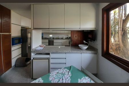 Casa para alugar com 3 quartos, 498m² em Jardim Leonor, São Paulo