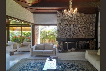 Casa para alugar com 3 quartos, 498m² em Jardim Leonor, São Paulo