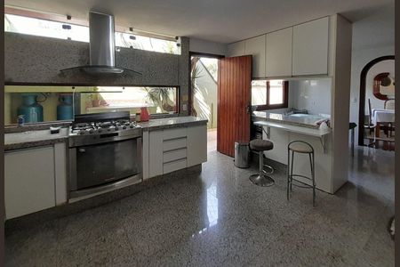 Casa para alugar com 3 quartos, 498m² em Jardim Leonor, São Paulo