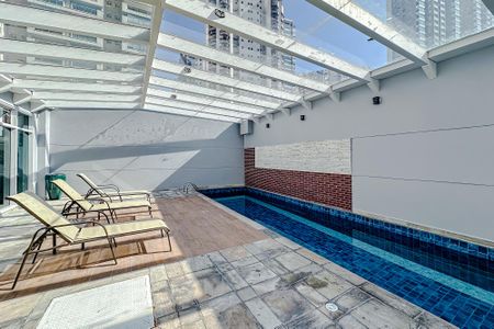 Apartamento à venda com 180m², 3 quartos e 4 vagasÁrea comum - Piscina