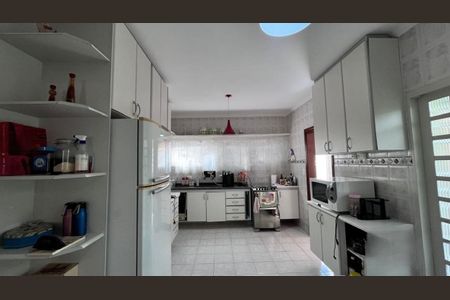 Casa à venda com 166m², 3 quartos e 2 vagas