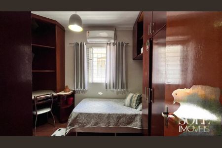 Casa à venda com 166m², 3 quartos e 2 vagas