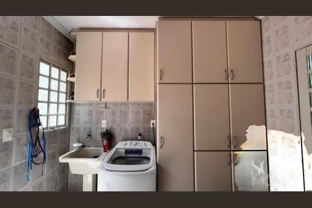 Casa à venda com 166m², 3 quartos e 2 vagas