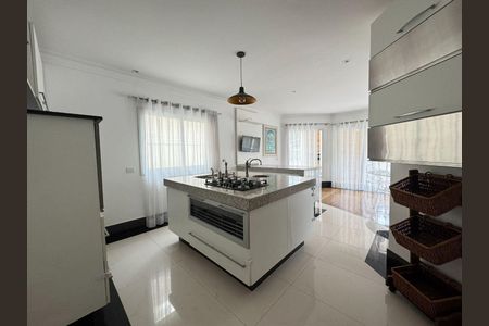 Casa para alugar com 4 quartos, 530m² em São Paulo II, Cotia