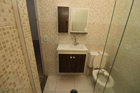 Banheiro de kitnet/studio para alugar com 1 quarto, 25m² em Ipiranga, São Paulo