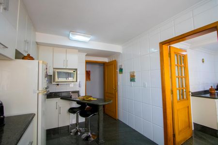 Apartamento à venda com 152m², 3 quartos e 3 vagasCozinha