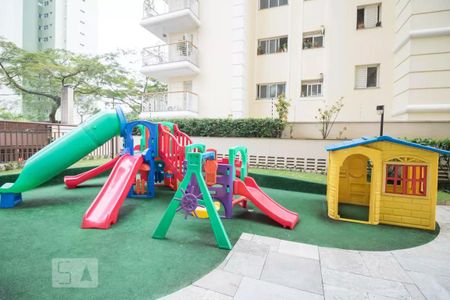 Apartamento à venda com 152m², 3 quartos e 3 vagasÁrea comum - Playground