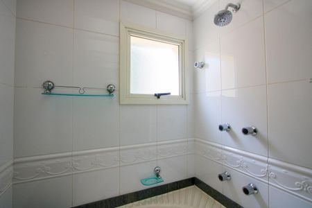 Apartamento à venda com 152m², 3 quartos e 3 vagasBanheiro do quarto 1