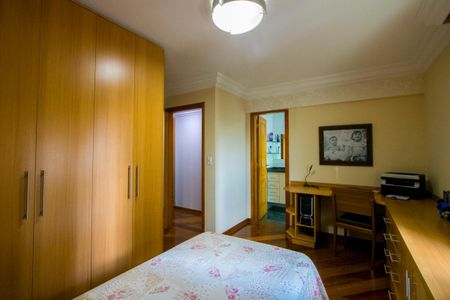 Apartamento à venda com 152m², 3 quartos e 3 vagasQuarto 2 - Suíte