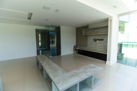 Apartamento para alugar com 3 quartos, 214m² em Itacoatiara, Niterói