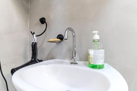 Banheiro de apartamento à venda com 1 quarto, 27m² em Centro Histórico de São Paulo, São Paulo
