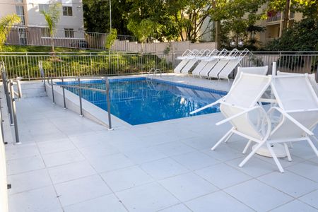Apartamento para alugar com 45m², 2 quartos e 1 vaga Apartamento para alugar com 45m², 2 quartos e 1 vagaÁrea comum - Piscina