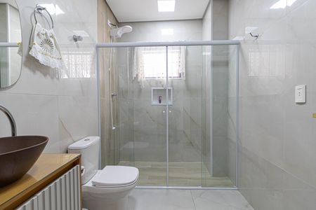 Casa à venda com 190m², 4 quartos e 4 vagasBanheiro 2