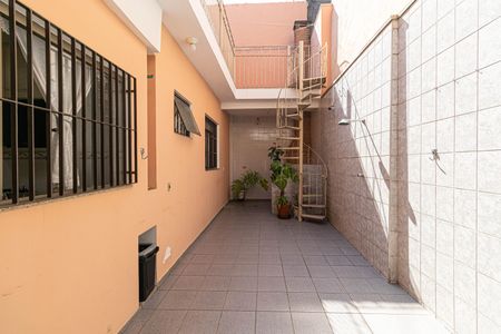 Casa à venda com 190m², 4 quartos e 4 vagasCorredor