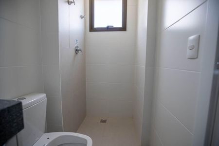 Apartamento à venda com 66m², 2 quartos e 2 vagasBanheiro da Suíte 2