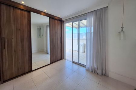 Apartamento à venda com 196m², 3 quartos e 2 vagasSuíte 2