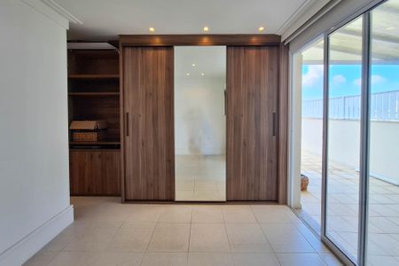 Apartamento à venda com 196m², 3 quartos e 2 vagasSuíte 2