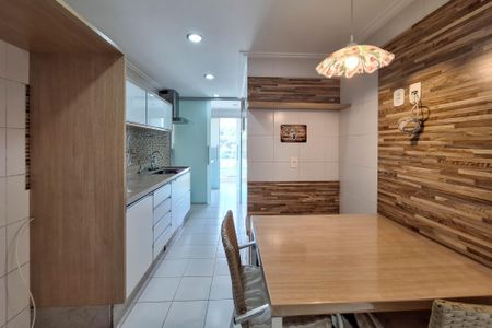 Apartamento à venda com 196m², 3 quartos e 2 vagasCozinha