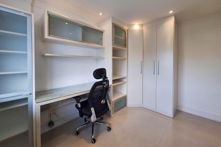 Apartamento à venda com 196m², 3 quartos e 2 vagasSuíte 1