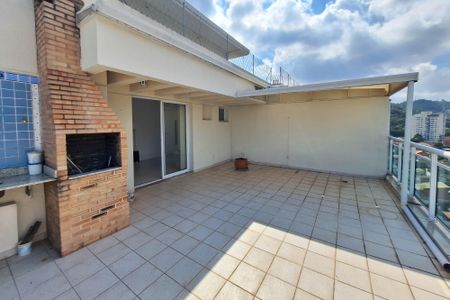 Apartamento à venda com 196m², 3 quartos e 2 vagasCobertura
